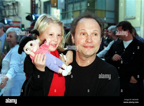 Mary Gibbs And Billy Crystal Monsters Inc Film Premier La La Usa 28