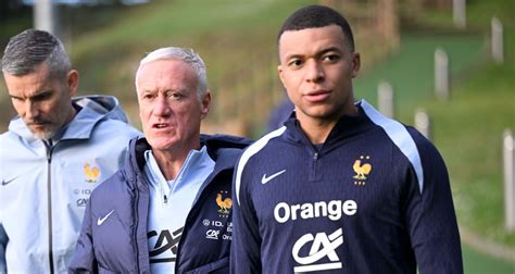 Equipe de France Didier Deschamps vole au secours de Kylian Mbappé