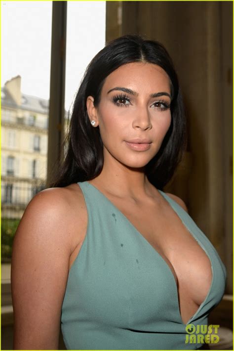 Kim Kardashian Displays Lots Of Cleavage At Valentino Haute Couture Show Photo 3152327