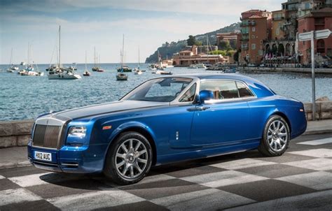 Обои небо вода синий фон купе яхты Rolls Royce Phantom на