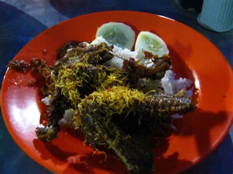 Bebek Goreng Tugu Pahlawan Legendaris Sejak Tahun Gotravelly