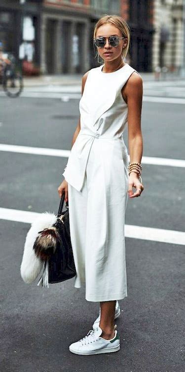 Arriba 60 Imagen Jumpsuit Outfit With Sneakers Abzlocal Mx