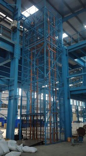 Color Coated Industrial Double Mast Hydraulic Goods Lift Capacity Upto