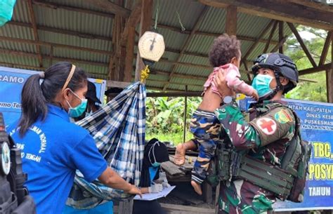 Tingkatkan Mutu Kesehatan Di Papua Satgas Yonif Raider 142 KJ