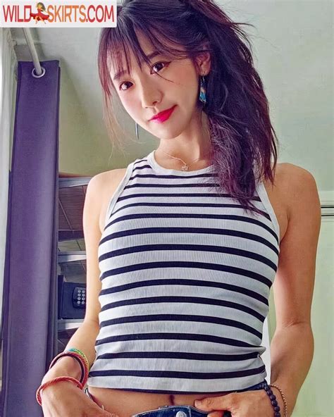 Jinnytty Nude Leaked Photo 136