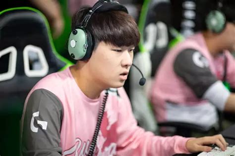 Overwatch League Why Veterans Need To Teach Rookies To Trust The