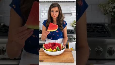 Stop Cutting Watermelon Wrong 🔪🍉 Heres The Right Way Shorts Table And Flavor