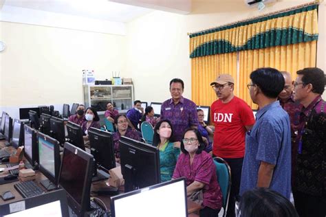 Sekda Buleleng Tinjau Pelaksanaan Seleksi Pppk Guru Tahun Bali