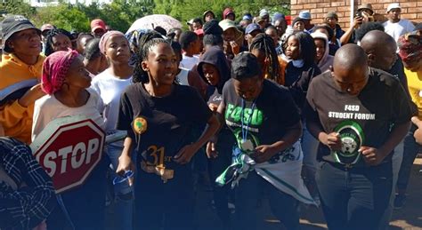 Gatvol Students Protest Over Water Daily Sun