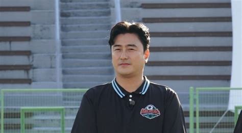 안정환 어쩌다벤져스 데리고 카타르 전지훈련현지 조기축구 팀과 겨룬다뭉찬2 조선비즈