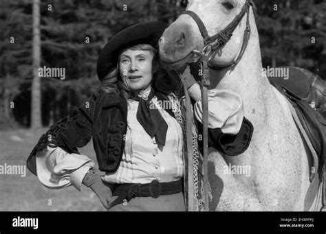 Romanian Actress Marga Barbu Playing In Drumul Oaselor 1980