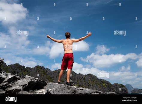 Arme Ffnen Fotos Und Bildmaterial In Hoher Aufl Sung Alamy