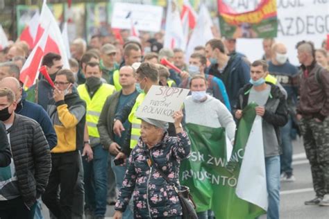 Protest rolników w Warszawie 30 września 2020 poszli pod sejm i Pałac