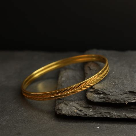 Daily Wear Lightweight Gold Bangle For Women In 22k Gold