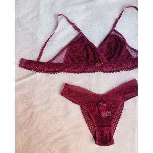 Conjunto lingerie de renda bordeaux top triângulo e calcinha tanga asa