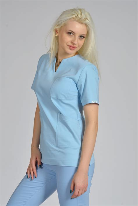 Bluzka medyczna damska Scrubs V Neck Baby Blue Odzież Medyczna