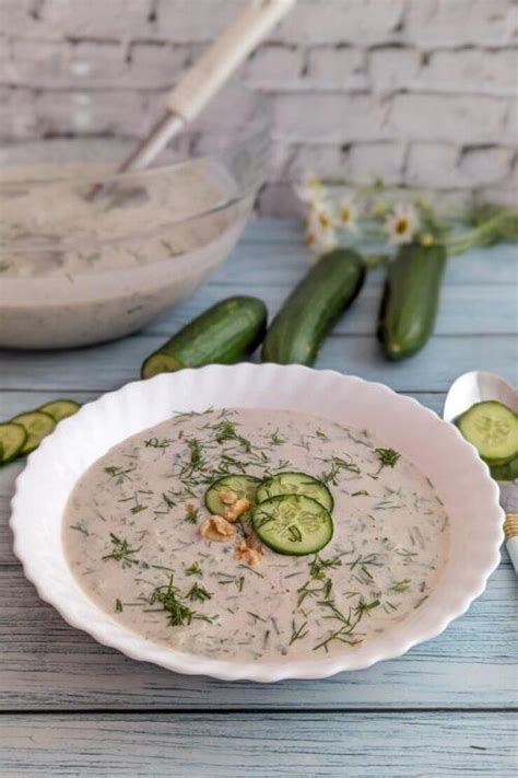 Tarator Bulgarische Kalte Gurkensuppe Mit Joghurt