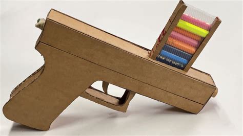 CÓMO HACER UNA PISTOLA DE CARTÓN HOW TO MAKE A CARDBOARD GUN 段ボール銃の作り方