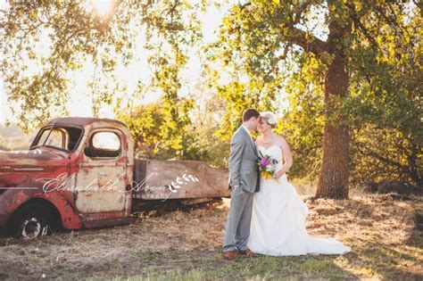 Colin & Alicia – Backyard Loomis Wedding » Elisabeth Arin Photography