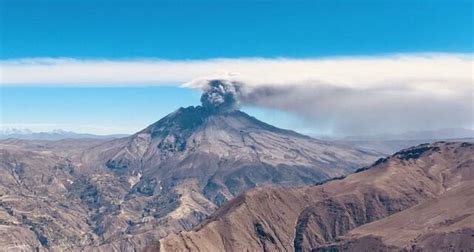 Volc N Ubinas Inicia Proceso Eruptivo Y El Igp Recomienda Activar La