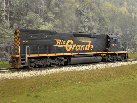 Athearn Rio Grande SD40T-2 DRGW #5371 - BradleyDCC Custom Models