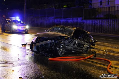 Zmiażdżony i spalony nissan w Gorzowie film i zdjęcia