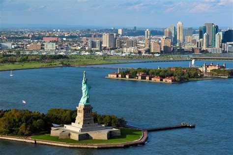 Estátua da liberdade o que é história e características Significados