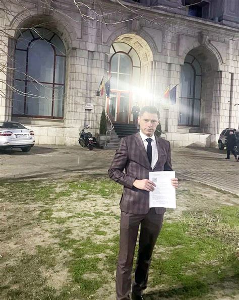 Primarul din Şuşani a semnat contractul de finanţare cu Ministerul