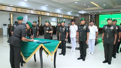 Fokus Borneo Pangdam Vi Mlw Lepas Dan Sambut Pejabat Baru Di Hari