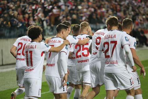 Piłkarze Górnika Zabrze strajkują Kibice net