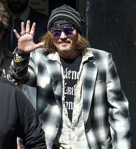 Johnny Depp Shows Off A Freshly Shaved Makeover In New York Before And After Photos Us Today News