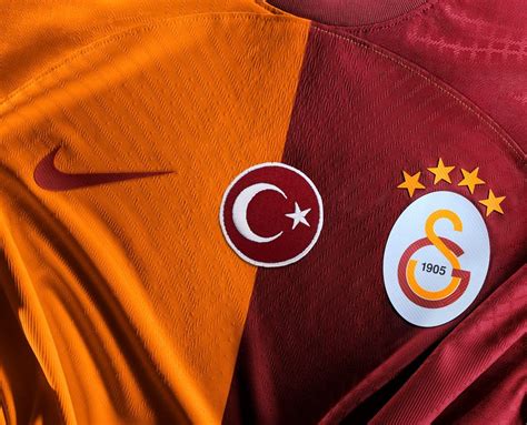 Galatasaray ın yeni sezon 2023 2024 sezon formaları tanıttı Bursa