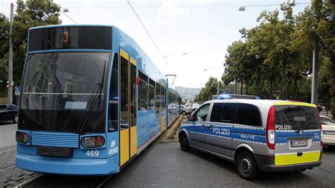 Fotos Unfall Zwischen Stra Enbahn Und Auto Auf Der Wilhelmsh Her Allee