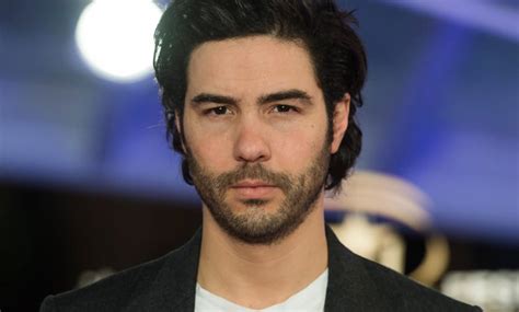 tahar rahim va jouer charles aznavour dans  biopic  realise par