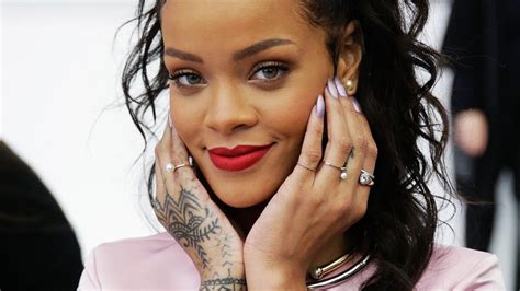 Is Rihanna Engaged? Either Way, It’s Time to Reclaim the Ring Finger ...