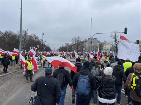 Protest rolników 6 marca w Warszawie Zablokowane drogi TVS pl