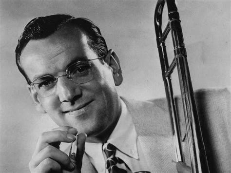 Esto Paso 1944 MuriÓ Glenn Miller Músico Estadounidense N 1904