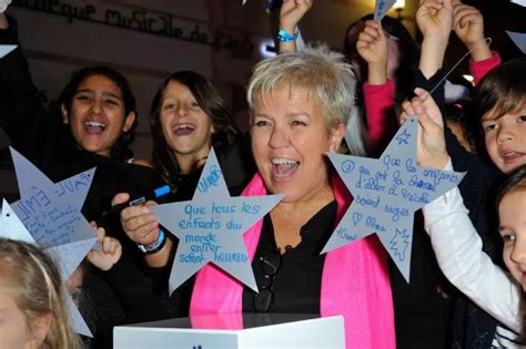 Mimie Mathy La Vraie Raison De Son Absence Aux Enfoir S R V L E