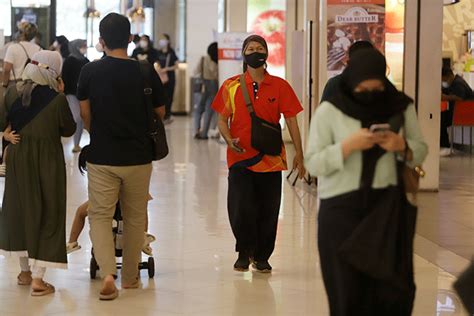 PPKM Level 1 Pengunjung Pusat Perbelanjaan Meningkat