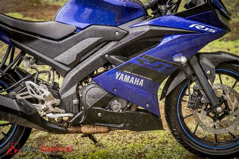 Ktm Rc 125 Vs Yamaha R15 V30 Road Test Comparison Bikedekho