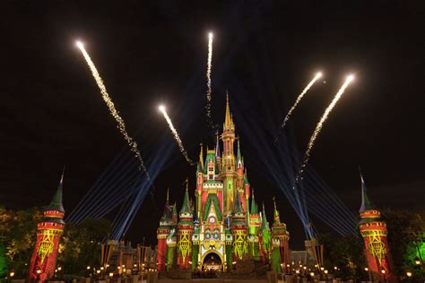 Hours Extended for December, New Year's Eve 2022 at Magic Kingdom ...