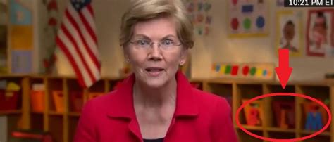 Elizabeth Warren Had A Hidden Message Behind Her During Her DNC Speech ...