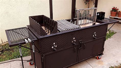 Asador Argentino Y Rostizador De Pollos Youtube Gas Grill Outdoor