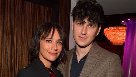 Is Rashida Jones Married? All about her Personal life - TheNetline