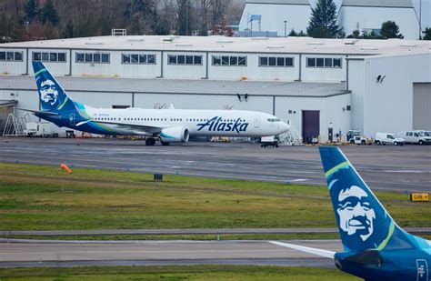 Investigators say fallen Alaska Airlines door plug has been found - ABC ...