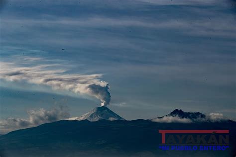 El Volc N Ecuatoriano Cotopaxi Emana Nube De Ceniza Tayak N Gracias