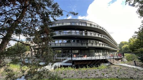 Découvrir le campus Parisien de la Faculté de Droit Issy les Moulineaux