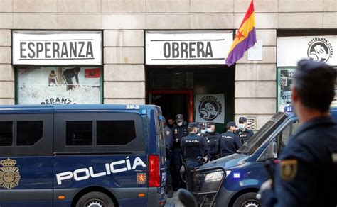 Okupas En Valencia La Policía Desaloja A Los Okupas Del Edificio De