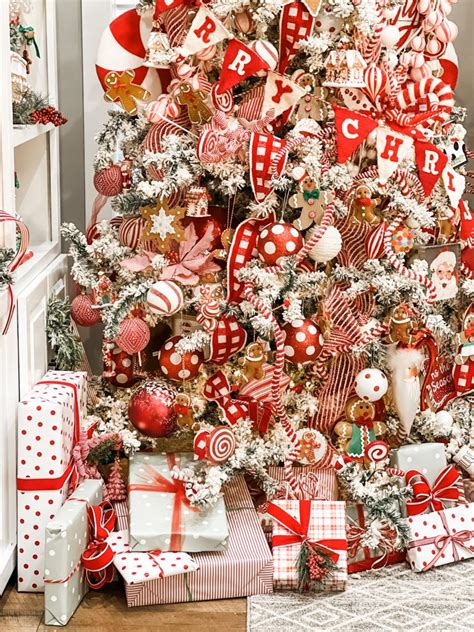 Red And White Christmas Tree With Gingerbread Re Fabbed