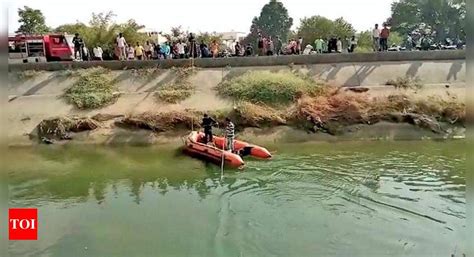 Two Feared Drowned One Rescued From Canal Vadodara News Times Of India